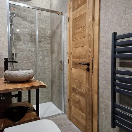 Le 4 Appartement *