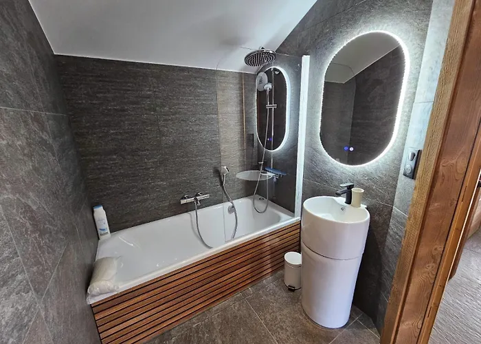 Апартаменты Le 4 *